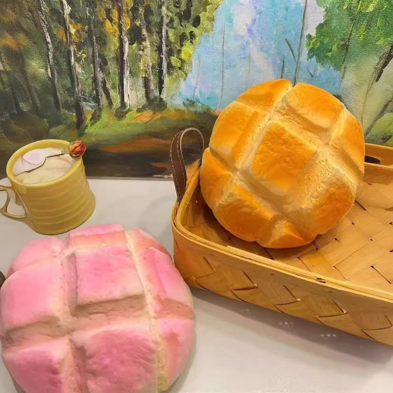 Prank Toys - Mainan Penghilang Stres Bentuk Roti Nanas